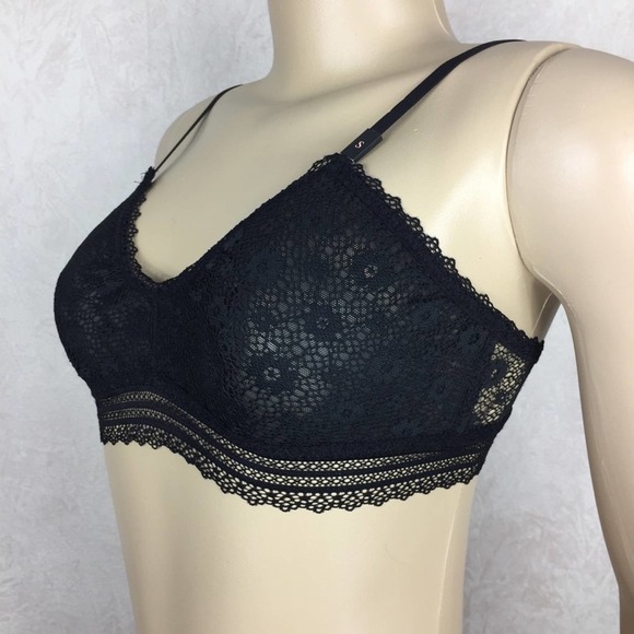Small Victoria’s Secret Black Stretch Lace Bralette - Picture 2 of 3